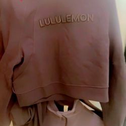 Lululemon Athletica - LULULEMON SWEATER