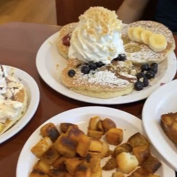 Eggs 'n Things - Waikiki Beach Eggspress - Banana Pancakes - Breakfast & Brunch Near Me - Honolulu, Hawaii Eggs 'n Things - Waikiki Beach Eggspress - Banana Pancakes - Breakfast & Brunch Near Me - Honolulu, Hawaii