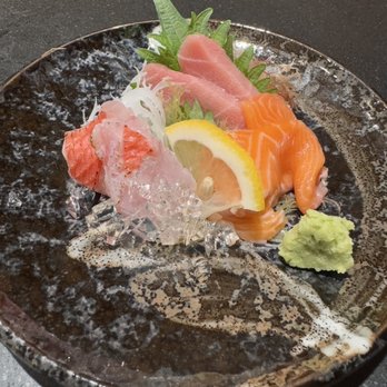 TORO - Sashimi plate - Sushi Bars Near Me - Honolulu, Hawaii