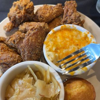 Noir Kitchen & Cocktails - Mac & cheese with the party wings and cabbage. - Soul Food Near Me - Nashville, Tennessee