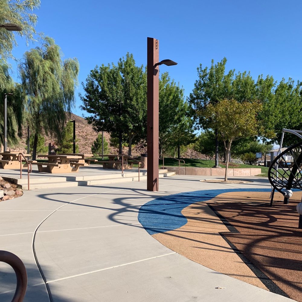 Hidden Falls Park - Picnic tables near the obstacles - Parks Near Me - Henderson, Nevada Hidden Falls Park - Picnic tables near the obstacles - Parks Near Me - Henderson, Nevada