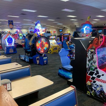 Chuck E. Cheese - Pizza Near Me - Brookfield, Wisconsin