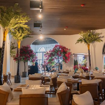 Ocean Lab Brewing - A spacious dining area with open seating and a relaxed, vibrant atmosphere. - Breweries Near Me - San Juan, Puerto Rico Ocean Lab Brewing - A spacious dining area with open seating and a relaxed, vibrant atmosphere. - Breweries Near Me - San Juan, Puerto Rico