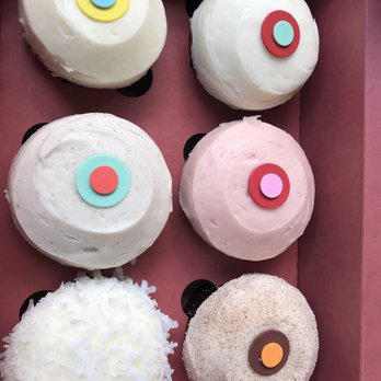 Sprinkles Georgetown - Variety six pack - Bakeries Near Me - Washington, DC, District of Columbia