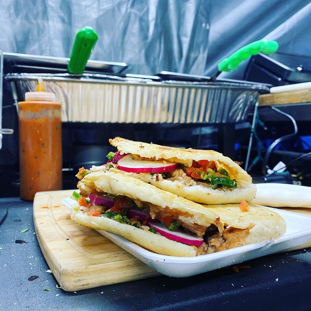 Tavo’s Tacos y Pupusas