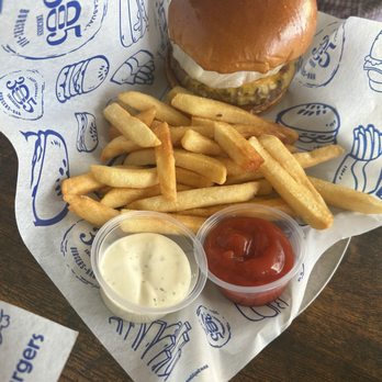 305 Degrees Burgers Bar - The Classic Cheeseburger - Burgers Near Me - Hollywood, Florida 305 Degrees Burgers Bar - The Classic Cheeseburger - Burgers Near Me - Hollywood, Florida
