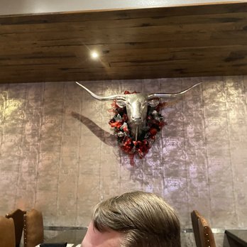 Silver Star Grille - Steer w/a Christmas wreath - Steakhouses Near Me - Shreveport, Louisiana Silver Star Grille - Steer w/a Christmas wreath - Steakhouses Near Me - Shreveport, Louisiana