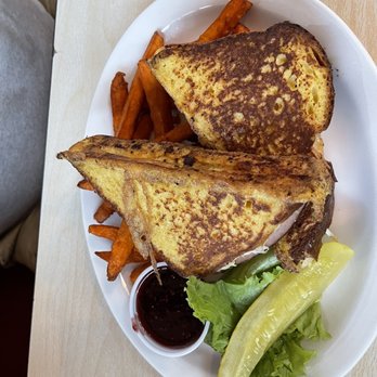 Greenside Cafe - Sangre De Cristo - Beer Bar Near Me - Cedar Crest, New Mexico