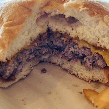 Bear King Brewing Co. - Burger - Breweries Near Me - Marble Falls, Texas