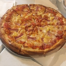 E Hawaiian Deluxe Pizza
