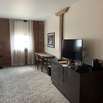 The Wilbur Lititz, Tapestry Collection by Hilton - Room - Hotels Near Me - Lititz, Pennsylvania The Wilbur Lititz, Tapestry Collection by Hilton - Room - Hotels Near Me - Lititz, Pennsylvania