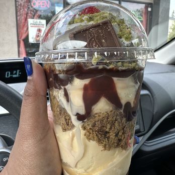 Mirchi Cafe, Halal American & Desi Restaurant Fremont - Dubai Sundae - Asian Fusion Near Me - Fremont, California