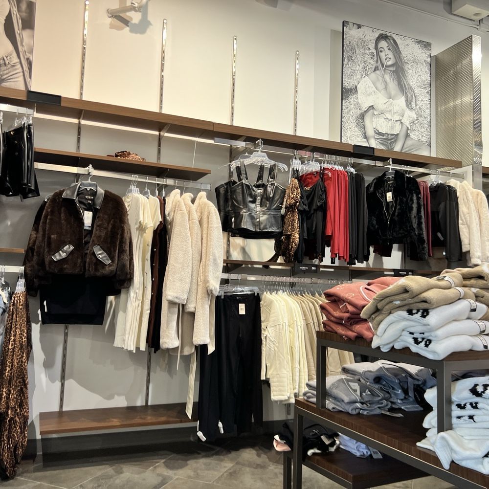 Guess - Women's - Sports Wear Near Me - Castle Rock, Colorado Guess - Women's - Sports Wear Near Me - Castle Rock, Colorado
