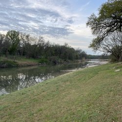 Inn on the River - Paluxy River front shaded by ancient & stately oaks Anna pecans directly behind the Inn on the River. Gorgeous, clear water trickling by....