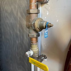Moonlight Plumbing - Faulty Isolation Valve & Defective PRV (Before)
