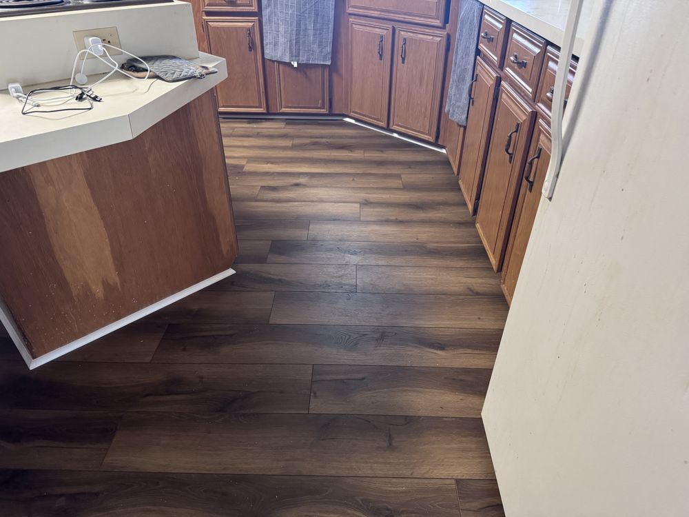 Slide of HDS Flooring & More