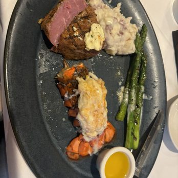 Landry's Seafood House - Why is the plate so large? Why is my food cold? - Seafood Near Me - Katy, Texas Landry's Seafood House - Why is the plate so large? Why is my food cold? - Seafood Near Me - Katy, Texas