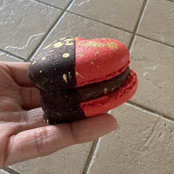 Rooftop Macarons - Look at the filling!! - Macarons Near Me - Sacramento, California Rooftop Macarons - Look at the filling!! - Macarons Near Me - Sacramento, California