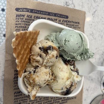 Jeni's Splendid Ice Creams - Green Mint Chip, High Five Candy Bar, Boston cream pie - Ice Cream & Frozen Yogurt Near Me - Atlanta, Georgia Jeni's Splendid Ice Creams - Green Mint Chip, High Five Candy Bar, Boston cream pie - Ice Cream & Frozen Yogurt Near Me - Atlanta, Georgia