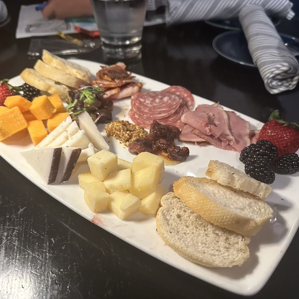 Region Kitchen and Bar - New American Near Me - Barrington, Illinois Region Kitchen and Bar - New American Near Me - Barrington, Illinois