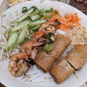 Mom's Pho & Grill - Shrimp vermicelli with egg roll - Vietnamese Near Me - San Diego, California Mom's Pho & Grill - Shrimp vermicelli with egg roll - Vietnamese Near Me - San Diego, California
