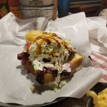 Riverside BBQ & Grill - Burgers Near Me - Quincy, Illinois