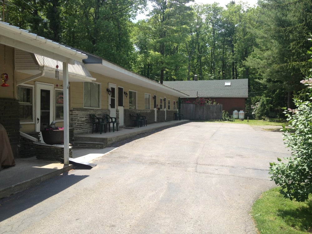 TAUSCHMAN’S MOTEL Updated September 2024 103 Tauschman Rd