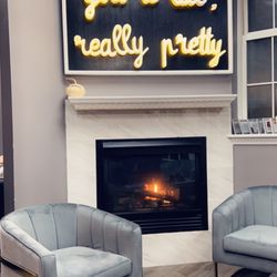 Glow Beauty Bar - Um yeah