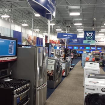 Best Buy Kenosha - Not very busy Saturday evening. - Fashion Near Me - Kenosha, Wisconsin Best Buy Kenosha - Not very busy Saturday evening. - Fashion Near Me - Kenosha, Wisconsin