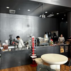 6XS STUDIO - Ordering/pick up counter