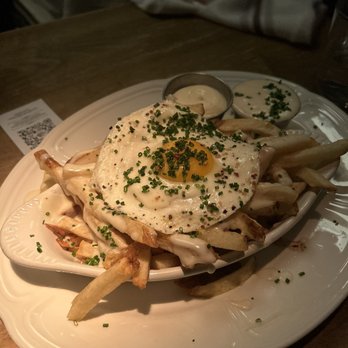 Au Cheval - Crispy Fries , Garlic Aioli & Fried Farm Egg - Bars Near Me - Chicago, Illinois Au Cheval - Crispy Fries , Garlic Aioli & Fried Farm Egg - Bars Near Me - Chicago, Illinois