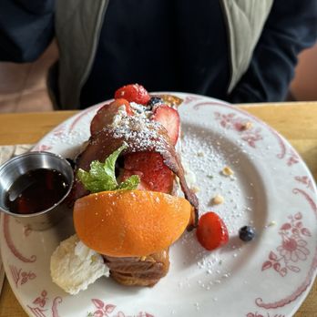 Mymy - Challah Bread French Toast - Breakfast & Brunch Near Me - San Francisco, California Mymy - Challah Bread French Toast - Breakfast & Brunch Near Me - San Francisco, California