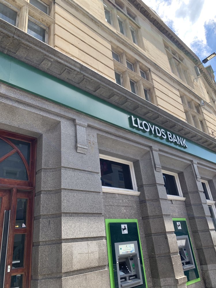 Lloyds Bank Bank Building Societies 171 173 North Street