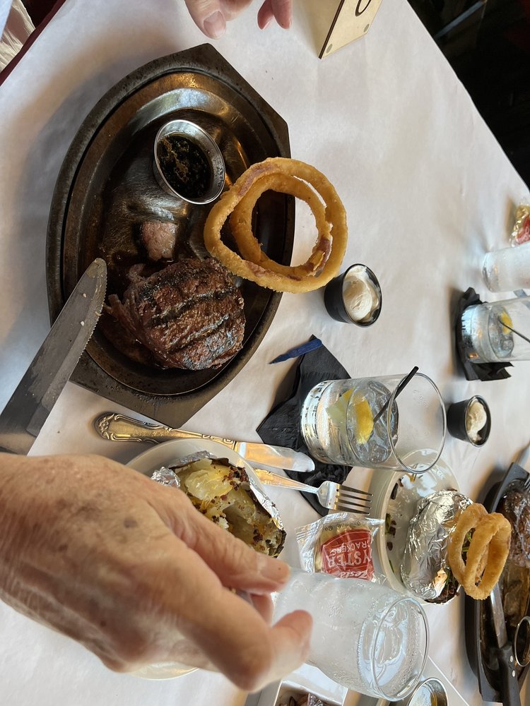 CLUB CHALET SUPPER CLUB Updated October 2024 45 Photos & 39 Reviews