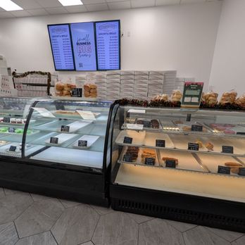 Starbread Bakery - Overall inside of the store. - Bakeries Near Me - Carson, California