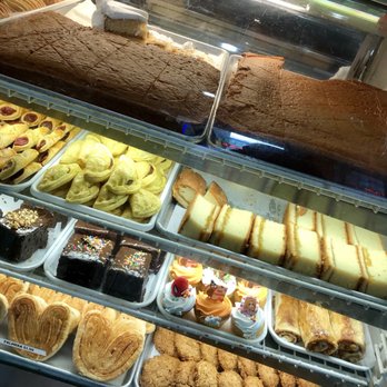 5 Estrellas Bakery - Bakeries Near Me - New York, New York