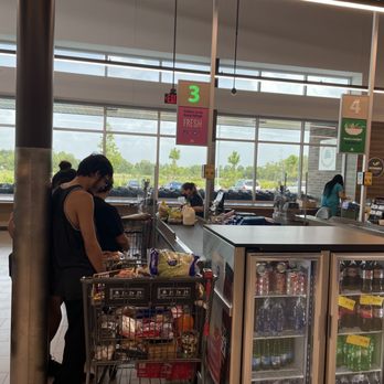 ALDI - One Cashier......Really?? - Grocery Near Me - Fort Myers, Florida ALDI - One Cashier......Really?? - Grocery Near Me - Fort Myers, Florida