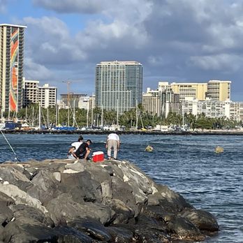 Magic Island - Fishing - Parks Near Me - Honolulu, Hawaii Magic Island - Fishing - Parks Near Me - Honolulu, Hawaii