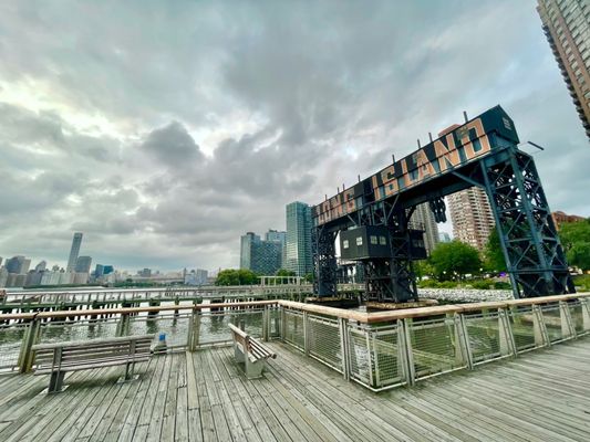 Hunter's Point South Park by null