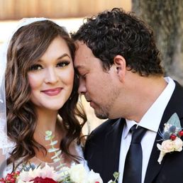 Beautiful wedding makeup at 7 months pregnant! Beautiful wedding makeup at 7 months pregnant!