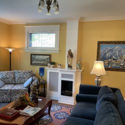 Breese Inn - Living room