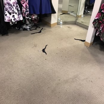 Dillard's - There's broken hangers dirty flors it's disgusting - Department Stores Near Me - Slidell, Louisiana
