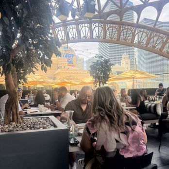 Chéri Rooftop - Part of the Eiffel Tower - Lounges Near Me - Las Vegas, Nevada
