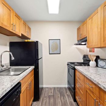 Pacific Park Apartment Homes - Kitchen - Apartments Near Me - Edmonds, Washington Pacific Park Apartment Homes - Kitchen - Apartments Near Me - Edmonds, Washington