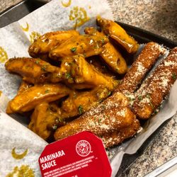 House Of Flavor - Carolina Gold Wings/ wit Mozzarella Sticks