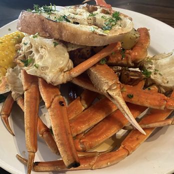Tap and Vine Quail Hollow - All you can eat Crablegs - New American Near Me - Charlotte, North Carolina Tap and Vine Quail Hollow - All you can eat Crablegs - New American Near Me - Charlotte, North Carolina