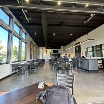 Beaumont Cellars Tasting Room & Bistro - Indoor seating - Wine Tasting Room Near Me - Quincy, Washington