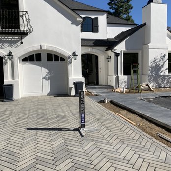 Valley Window Cleaning - Window cleaning and screen cleaning in La Cañada - Window Washing Near Me - Sunland, California