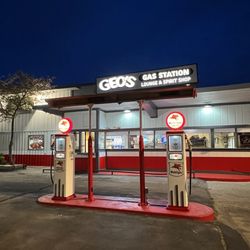 Geo's Gas Station Lounge & Spirit Shop - Front of building