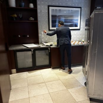JW Marriott Executive Lounge - Hotels Near Me - Chicago, Illinois JW Marriott Executive Lounge - Hotels Near Me - Chicago, Illinois